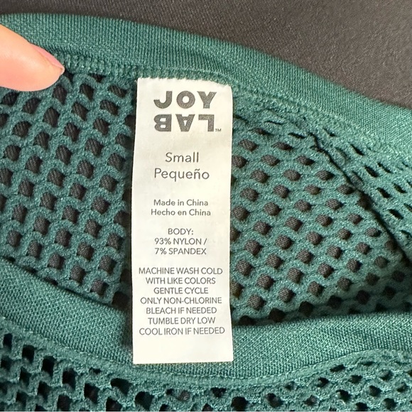 SOLD - 🐼 3/$25 hunter green workout crop top - Picture 4 of 4